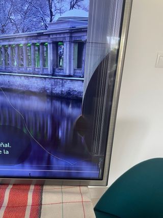 Televisor LG 43UH668