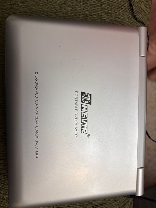 Dvd portatil nevir