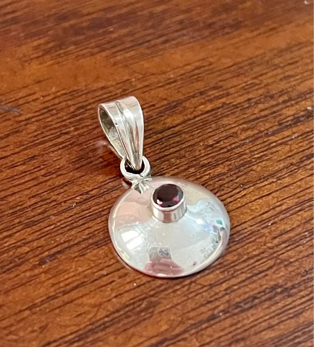 Colgante plata 925 con piedra granate
