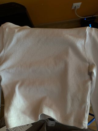 Falda nueva y camiseta 