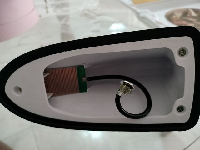 Antenna pinna di squalo universale