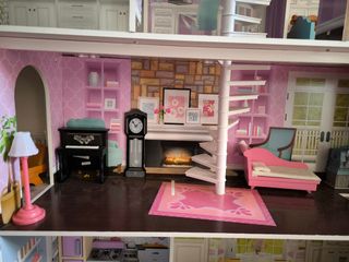 Casa de muñecas gigante