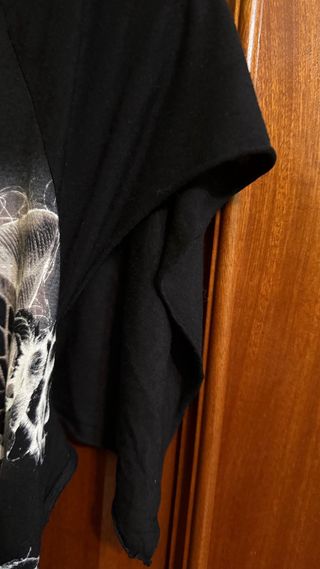 Camiseta de Zara hombro descubierto