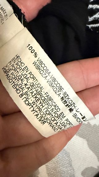 Camiseta de Zara hombro descubierto