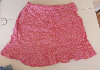 Falda corta pull and bear