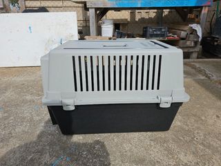 Trasporting ferplast atlas 40