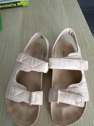 Sandalia rosa niña