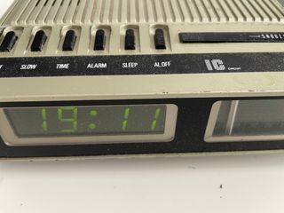 Radio despertador OSKAR