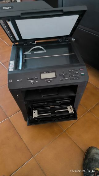Impresora multifunción brother dcp
