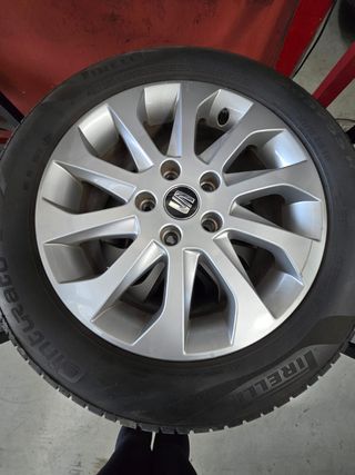 Llantas Seat 16" con neumaticos Pirelli 205.55.R16