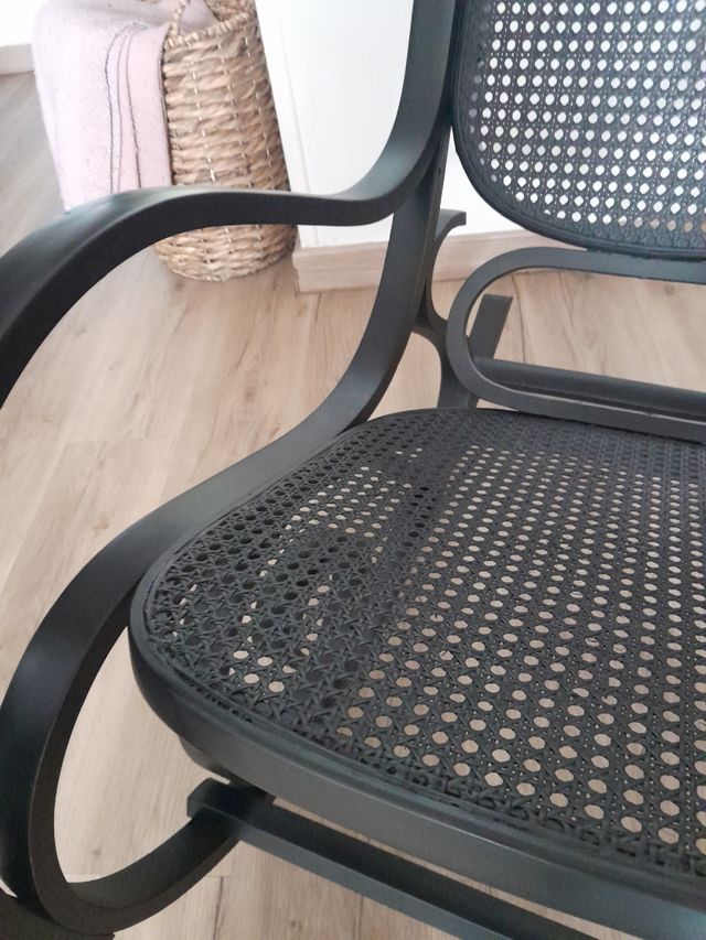 Mecedora antigua restaurada