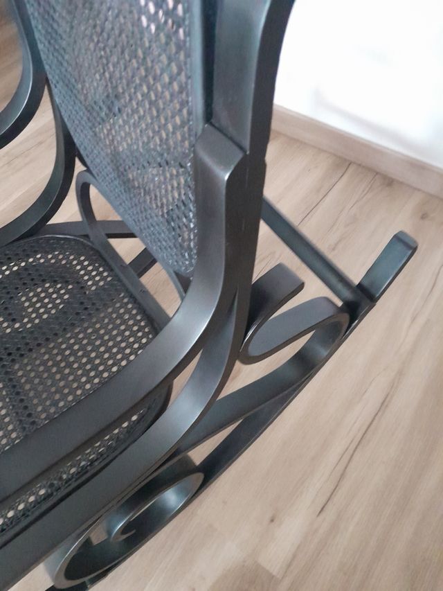 Mecedora antigua restaurada