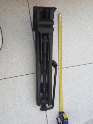 Gato de coche + llave de ruedas