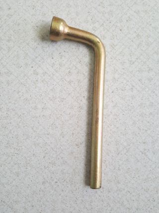Gato de coche + llave de ruedas