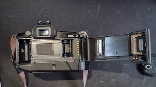 Cámara analógica Canon EOS 650 con Objetivo 35-105