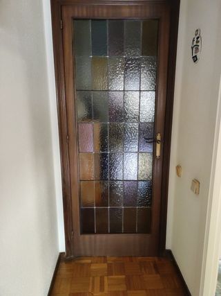 4 Puertas (2 madera lisa + 2 con cristales)