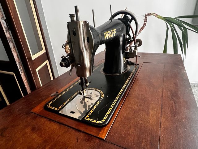 Maquina de coser pfaff 31