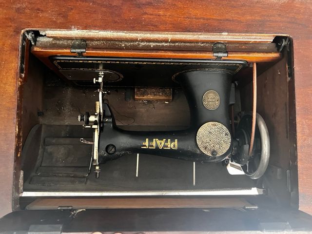 Maquina de coser pfaff 31