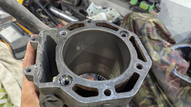 Cilindro ktm lc4 640 1999