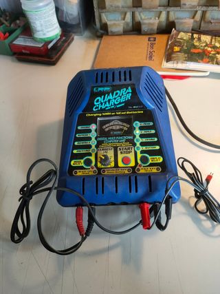 Cargador de batería y comprobador
