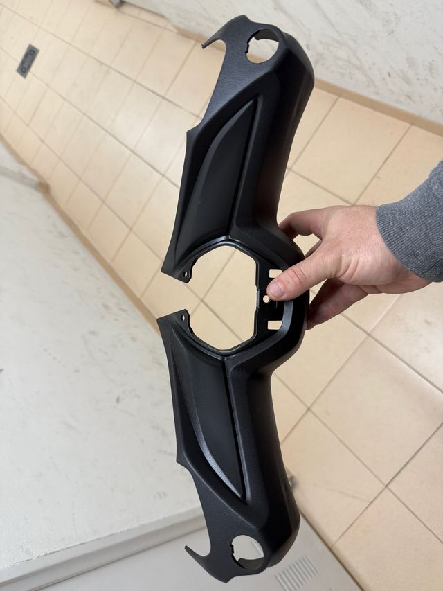 Cubre manillar XMAX 125 2018