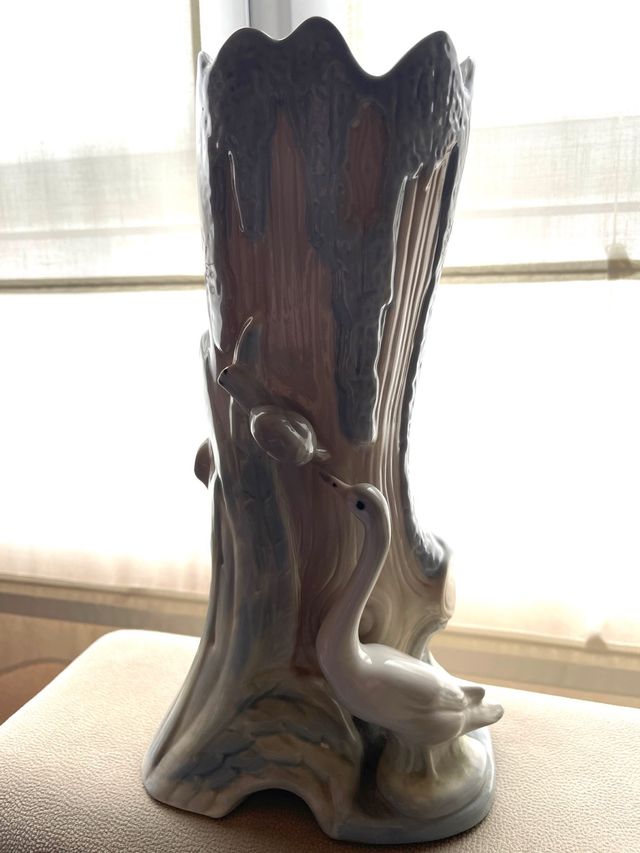 Jarrón tipo Lladró numerado en la base