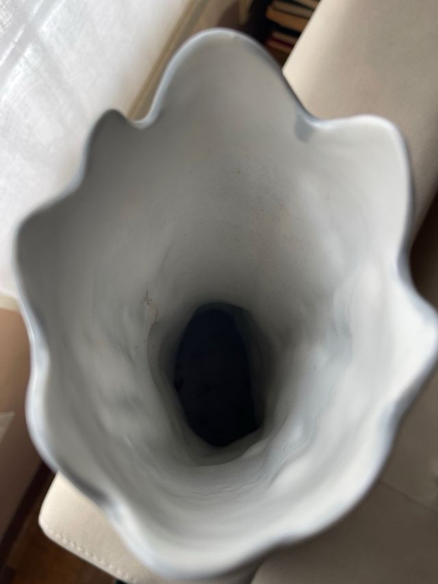 Jarrón tipo Lladró numerado en la base