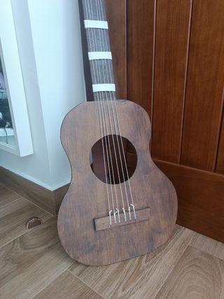 Guitarra de Madera para disfraces