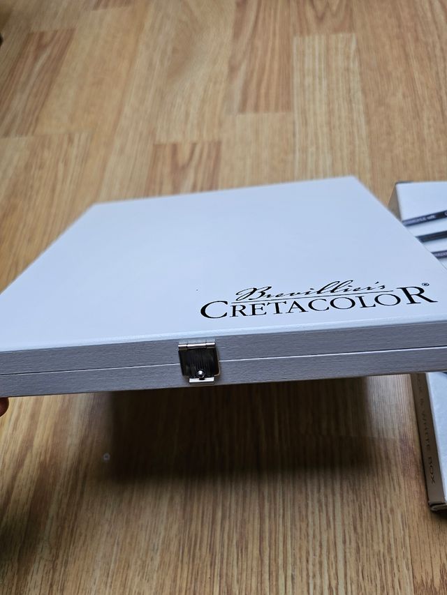 Cretacolor Black and White