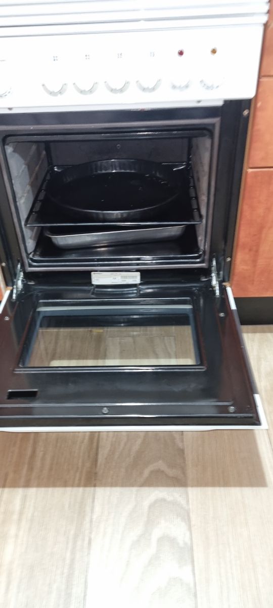 Placa de gas y horno eléctrico