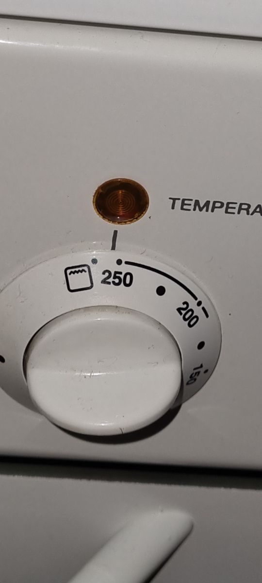 Placa de gas y horno eléctrico