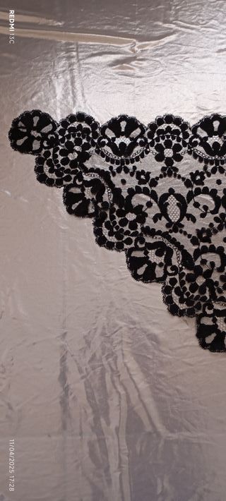 Antigua mantilla de blonda.