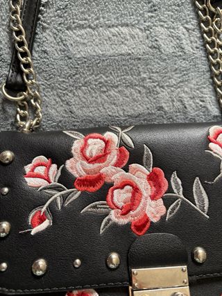 Bolso negro flores