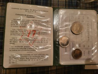 Lote de 4 carteritas de monedas de pts.