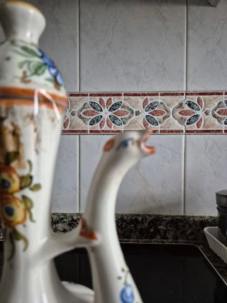 Bonita jarra de porcelana italiana firmada