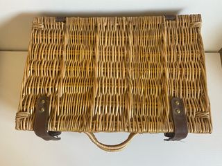 Cesta da picnic in vimini