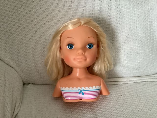 Cabeza de Nancy para peinar y maquillar