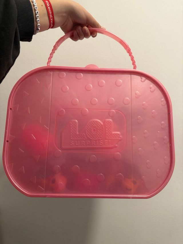 Caja muñecas LOL y accesorios