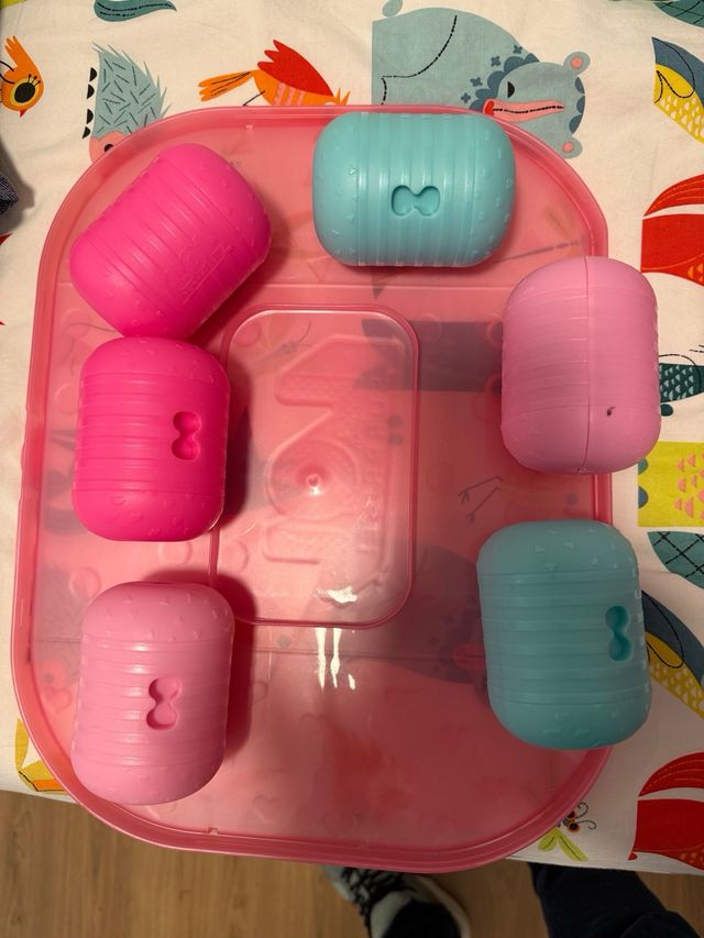 Caja muñecas LOL y accesorios