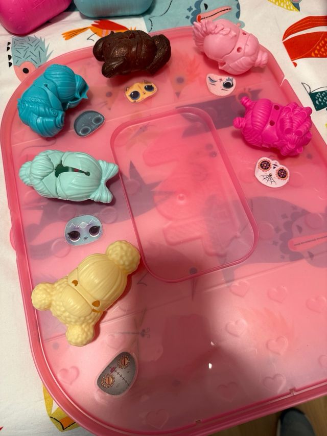 Caja muñecas LOL y accesorios