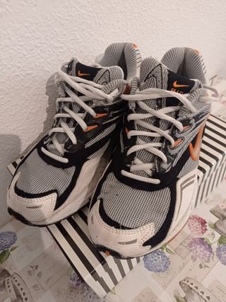 DEPORTIVOS NIKE 41