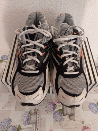 DEPORTIVOS NIKE 41