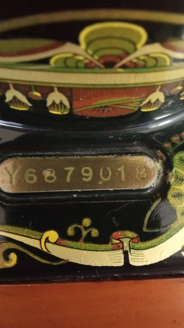 Maquina antigua de coser Singer