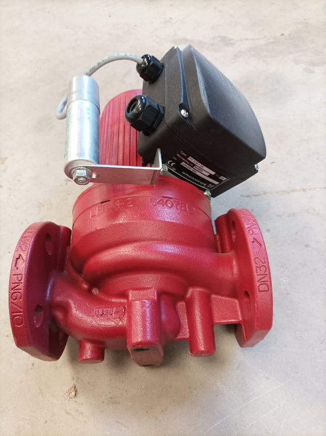 Bomba circuladora Grundfos