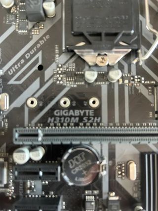 Placa base Gigabyte H310 LGA 1151 No funciona