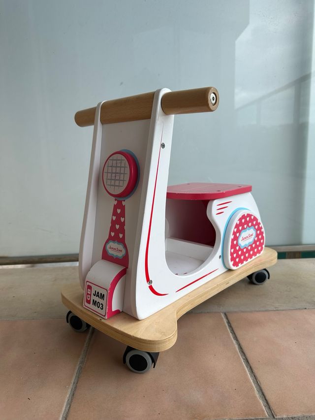 Correpasillos madera para bebé patinete moto