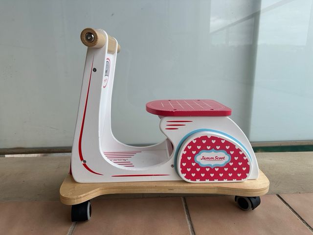 Correpasillos madera para bebé patinete moto