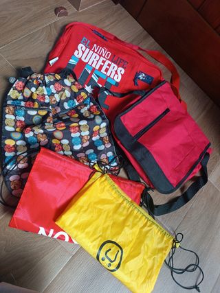 Lote de mochilas o bandoleras