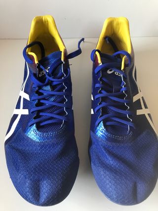 Zapatillas atletismo con clavos. Talla 42