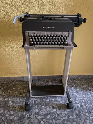 Maquina de escribir olivetti